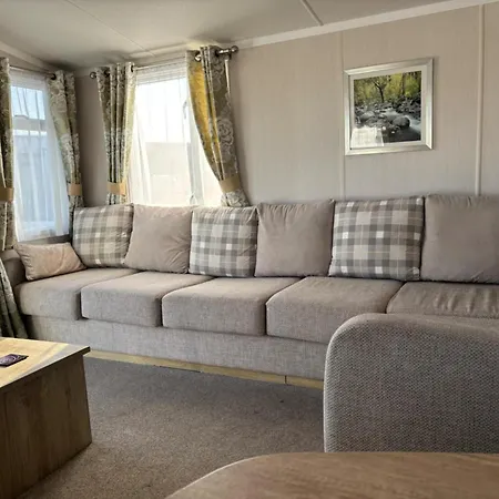 Two Bedroom With Countryside View Holiday home *